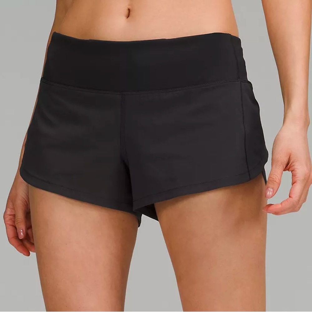 Lululemon Black Speed Up Low-Rise Lined Short 2.5" Size 4